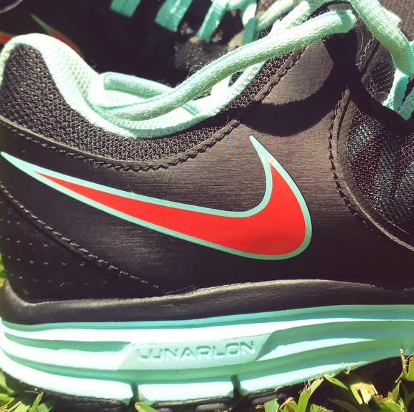 Nike - Picture 3 of 6